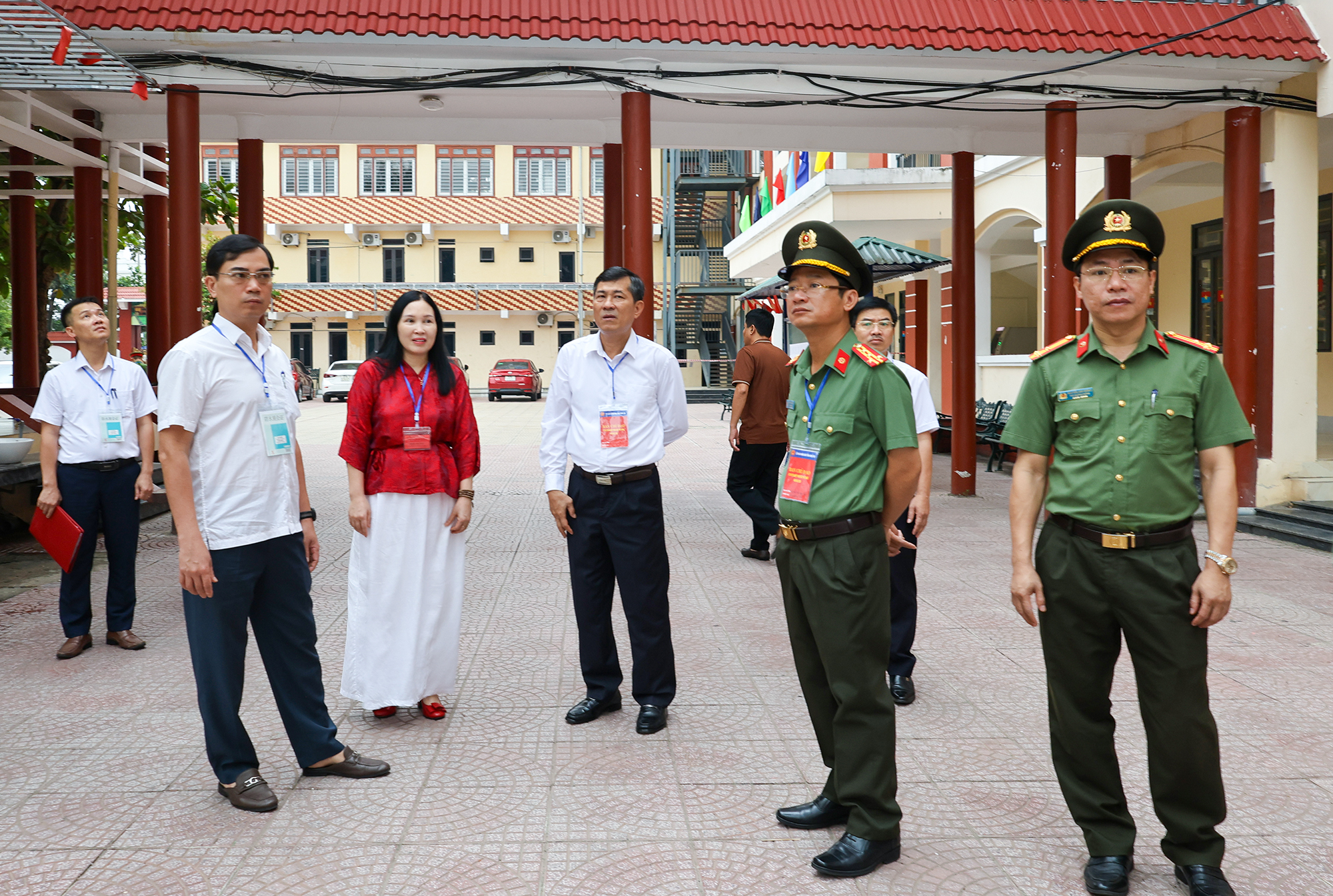 Anh-tin-bai